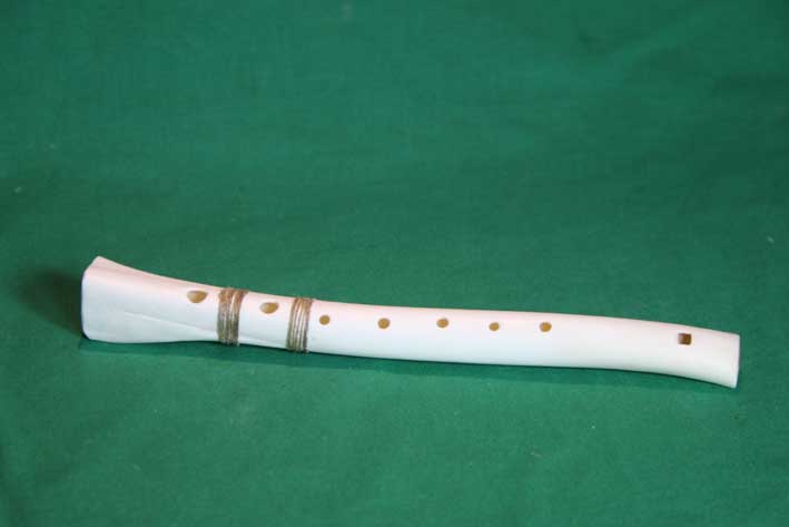 Knochenflöte 11O
