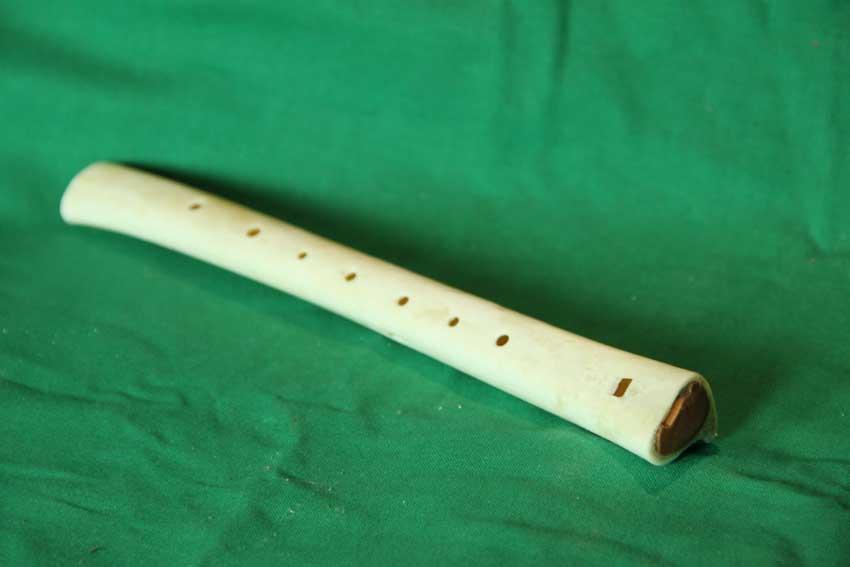 Knochenflöte 16C