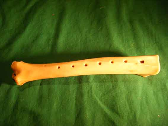 Knochenflöte L8